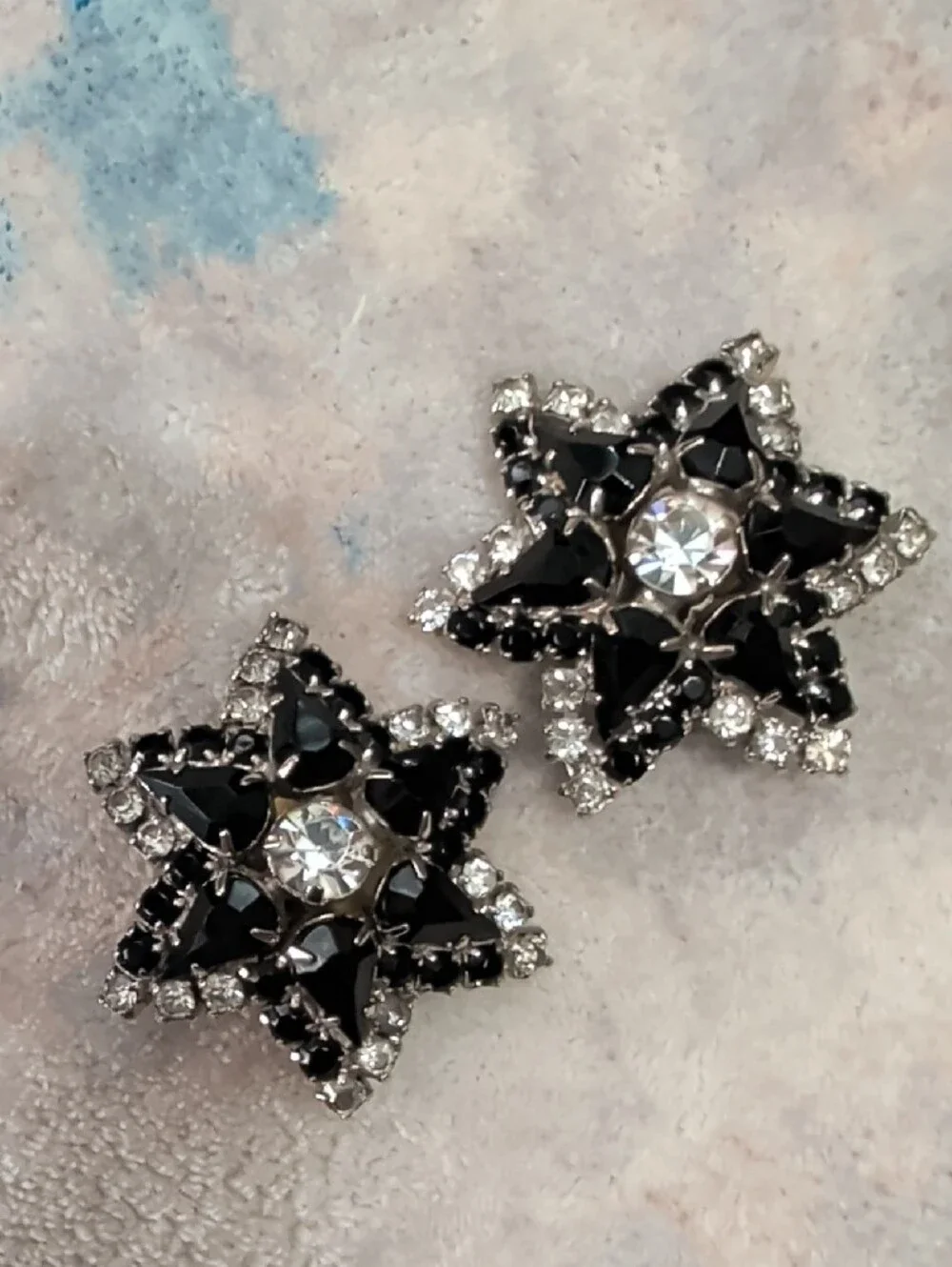 Classic Weiss Black & Silver Starburst Clip-On Earrings - Vintage Costume Retro